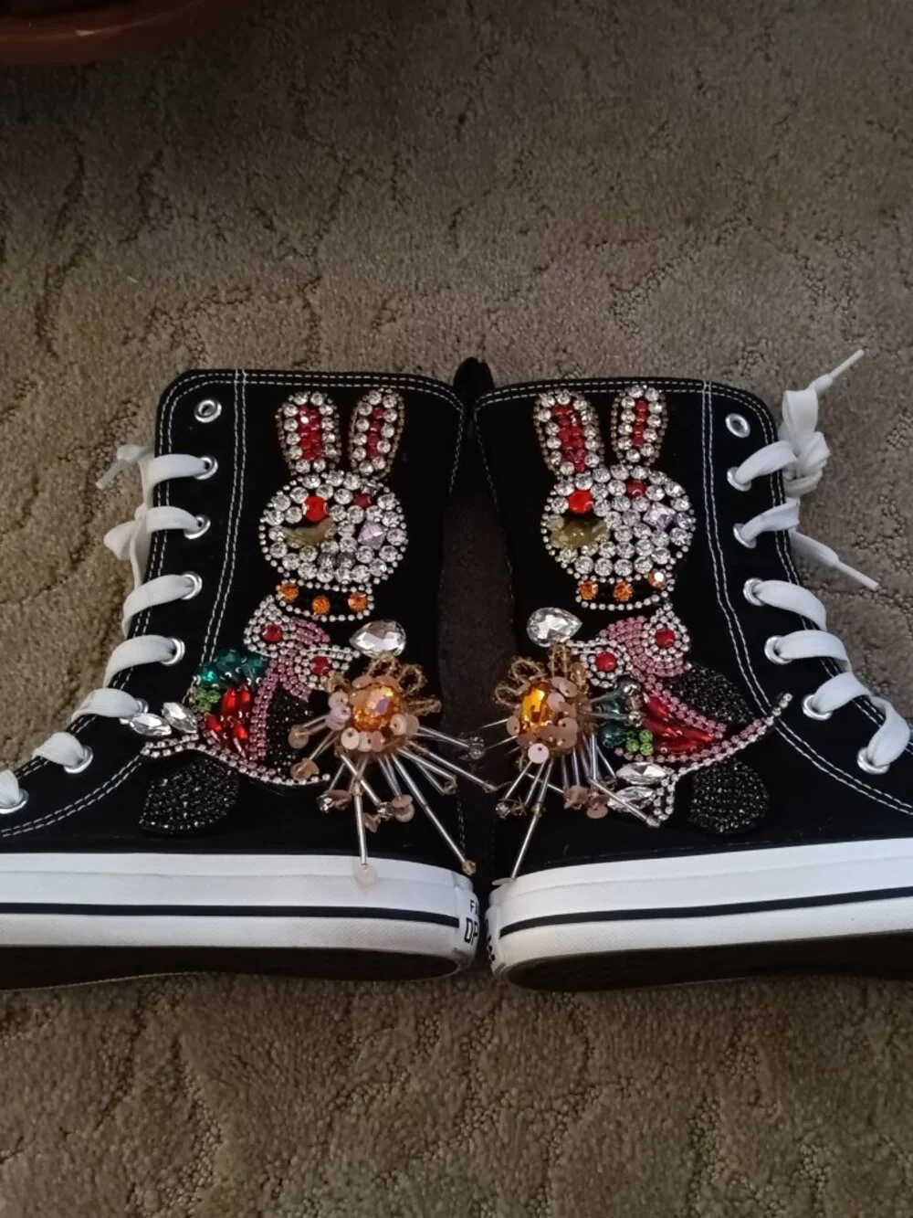 Opoee Girls embellished high tops size 3